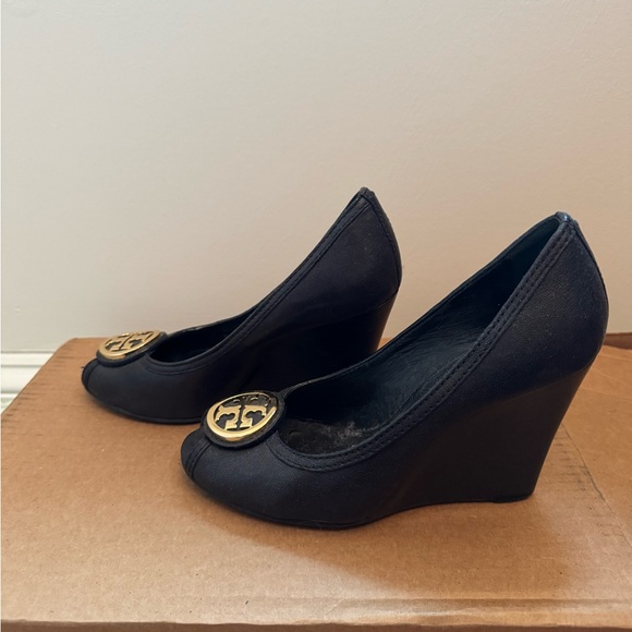 Tory Burch Wedges 6.5 - Picture 4 of 7